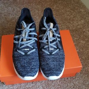 Womans Nike air max sequent 3 running shoes
